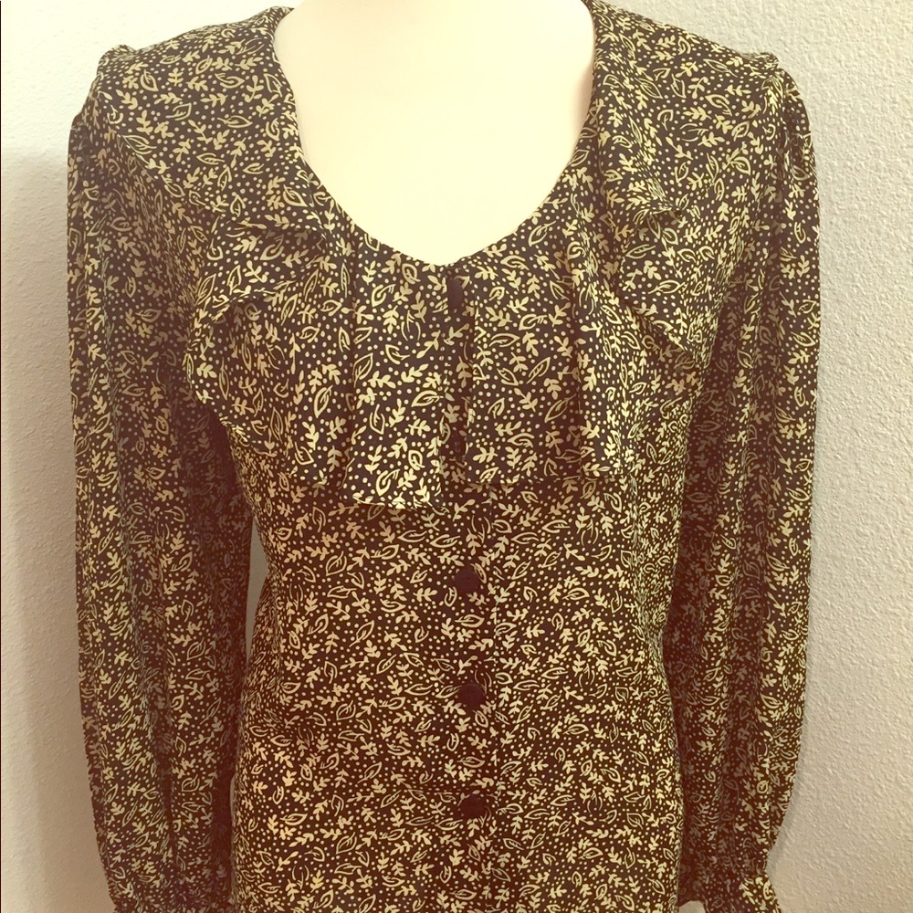 ✌🏽❤️🛍 Notations Ruffle Top Sz L